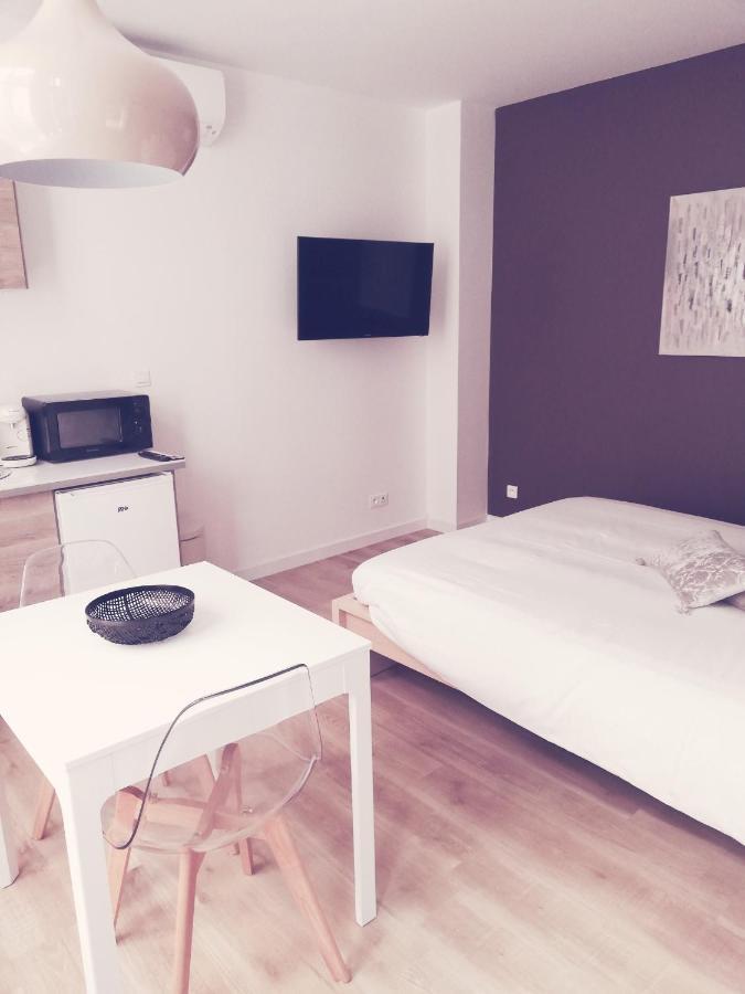 Suite 24 Appart'Hotel-3 Etoiles Le Creusot Exterior foto